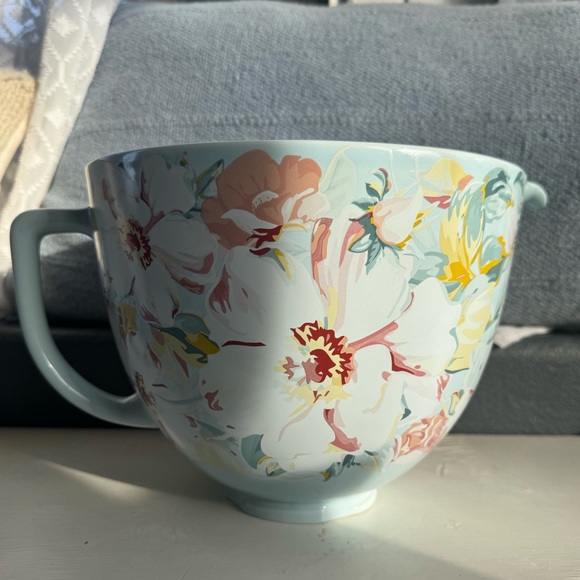 KitchenAid White Gardenia 5 Quart Ceramic Bowl - Picture 3 of 4